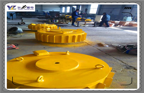 江西RCDC-8電磁花季传媒APP大全免费下载原理生產廠家_選型_河北江西RCDC-8電磁花季传媒APP大全免费下载原理生產廠家工作原理_價格，RCDC係列風冷自卸式電磁花季传媒APP大全免费下载，是在RCDA係列風冷懸掛式電磁花季传媒APP大全免费下载的基礎上增加了驅動電機、滾筒、帶刮板的卸鐵膠帶等組成的卸鐵機構。在工作過程中卸鐵機構自動將卸鐵皮帶上吸附的鐵磁性物質拋到花季传媒APP大全免费下载以外的集鐵箱內，無需停電人工清理，實現了除鐵自動化。  一、江西RCDC-8電磁花季传媒APP大全免费下载原理生產廠家_選型_河北江西RCDC-8電磁花季传媒APP大全免费下载原理生產廠家工作原理_價格  1、在鋼鐵廠、水泥廠、多用於礦渣除鐵和保護輥壓機、立磨、破碎機等重要設備。  2、計算機模擬設計。  3、結構簡單，易維護。  4、磁場強、功率大、磁透深度大。  5、采用軸流風機散熱線效果良好，電磁線圈溫升低。  6、用於輸送膠帶上任何物料的除鐵，對各種型號的破碎機、磨機等設備起著可靠的保護作用。